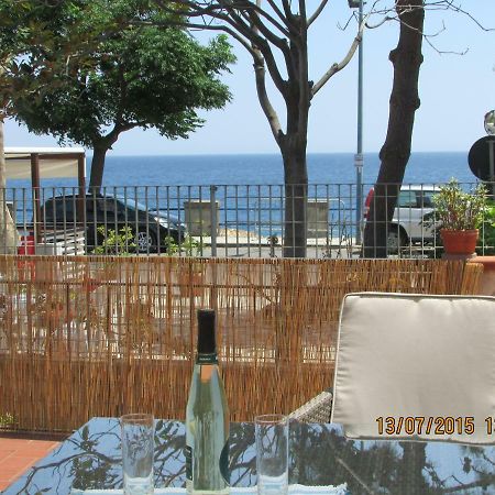 Villetta Singola "Lilla" Ali Terme Exterior foto